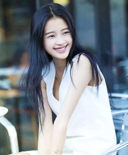 娱乐吃瓜李沁,娱乐圈的清新“吃瓜”达人